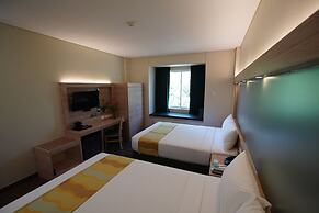 Microtel by Wyndham Tarlac