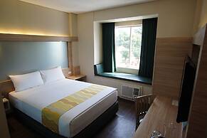 Microtel by Wyndham Tarlac