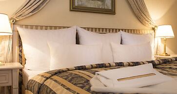 Victor's Residenz - Hotel Schloss Berg