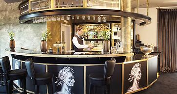 Victor's Residenz - Hotel Schloss Berg