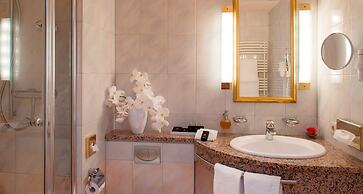 Victor's Residenz - Hotel Schloss Berg