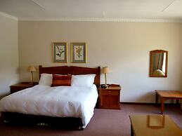 Safari Hotel & Convention Centre