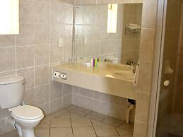 Safari Hotel & Convention Centre