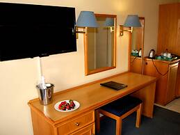 Safari Hotel & Convention Centre