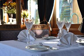 Safari Hotel & Convention Centre