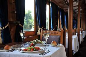 Safari Hotel & Convention Centre