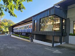 Safari Hotel & Convention Centre