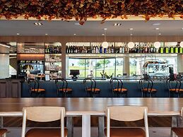 Mercure Omaha Beach Hotel