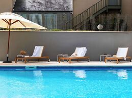 Mercure Omaha Beach Hotel