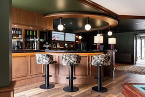 Mercure Omaha Beach Hotel