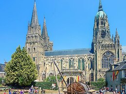 Mercure Omaha Beach Hotel