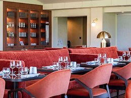 Mercure Omaha Beach Hotel