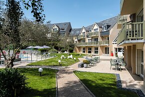 Mercure Omaha Beach Hotel