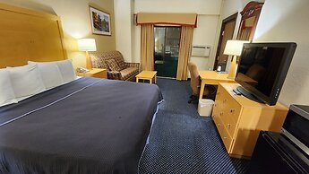 Katahdin Inn & Suites