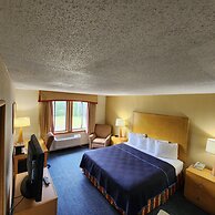 Katahdin Inn & Suites