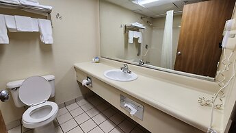 Katahdin Inn & Suites