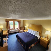 Katahdin Inn & Suites