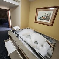 Katahdin Inn & Suites