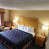 Katahdin Inn & Suites