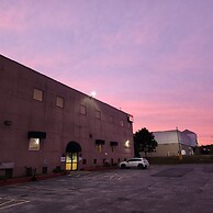 Katahdin Inn & Suites