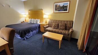 Katahdin Inn & Suites