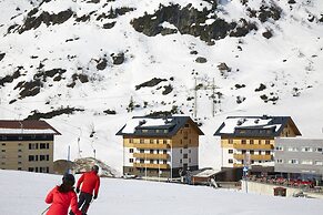 Arlberg Hospiz Chalet Suiten