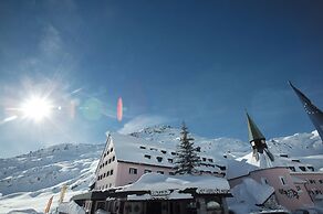Arlberg Hospiz Chalet Suiten