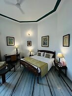Shikarbadi Hotel