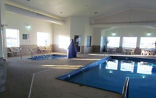 Oak Hill Inn & Suites