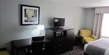 Oak Hill Inn & Suites