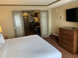 Merit Hotel & Suites