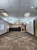 Merit Hotel & Suites