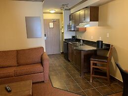 Merit Hotel & Suites