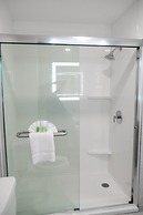 Holiday Inn Express & Suites Lake Forest by IHG