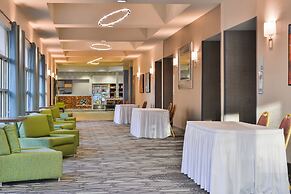 Holiday Inn Express & Suites Elk Grove Central - Hwy 99, an IHG Hotel