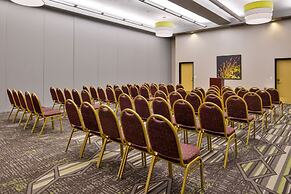 Holiday Inn Express & Suites Elk Grove Central - Hwy 99 by IHG