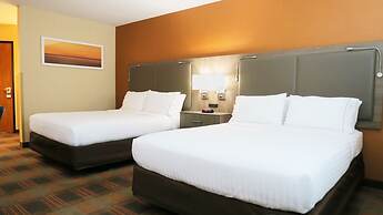 Holiday Inn Express & Suites Elk Grove Central - Hwy 99 by IHG