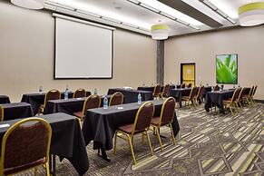 Holiday Inn Express & Suites Elk Grove Central - Hwy 99 by IHG