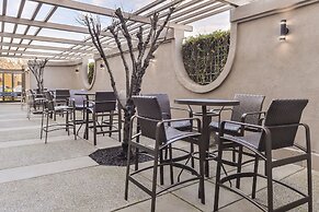 Holiday Inn Express & Suites Elk Grove Central - Hwy 99 by IHG