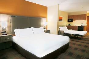 Holiday Inn Express & Suites Elk Grove Central - Hwy 99 by IHG