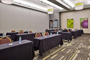 Holiday Inn Express & Suites Elk Grove Central - Hwy 99 by IHG