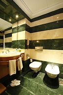 Crowne Plaza Hotel Beirut by IHG