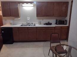 Hotel Iron Mountain Inn & Suites