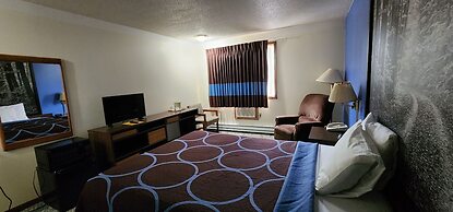 Hotel Iron Mountain Inn & Suites