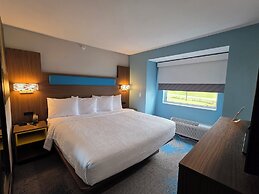 Days Inn & Suites by Wyndham Brandon Amphitheater