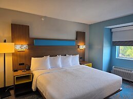 Days Inn & Suites by Wyndham Brandon Amphitheater