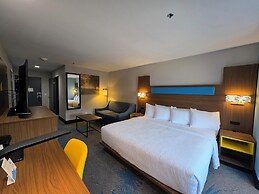 Days Inn & Suites by Wyndham Brandon Amphitheater