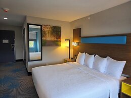 Days Inn & Suites by Wyndham Brandon Amphitheater