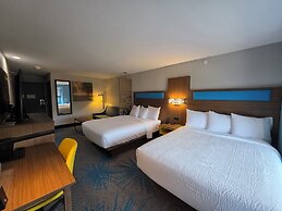 Days Inn & Suites by Wyndham Brandon Amphitheater