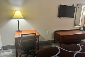Super 8 by Wyndham Huntsville